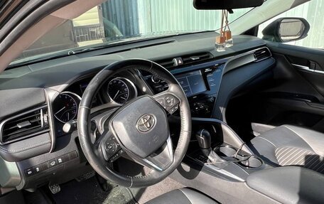 Toyota Camry, 2019 год, 2 950 000 рублей, 8 фотография