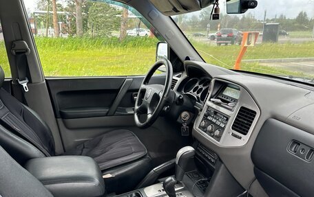 Mitsubishi Pajero III рестайлинг, 2005 год, 750 000 рублей, 16 фотография