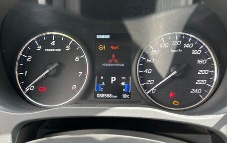 Mitsubishi Outlander III рестайлинг 3, 2019 год, 2 570 000 рублей, 14 фотография