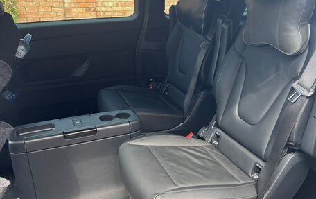 Mercedes-Benz V-Класс, 2018 год, 5 700 000 рублей, 11 фотография