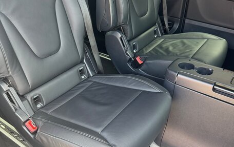 Mercedes-Benz V-Класс, 2018 год, 5 700 000 рублей, 18 фотография