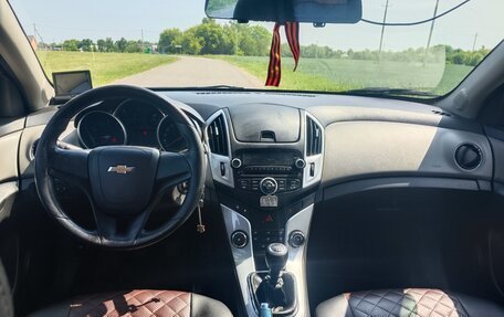 Chevrolet Cruze II, 2013 год, 990 000 рублей, 7 фотография