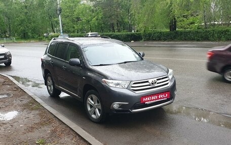 Toyota Highlander III, 2012 год, 1 800 000 рублей, 4 фотография