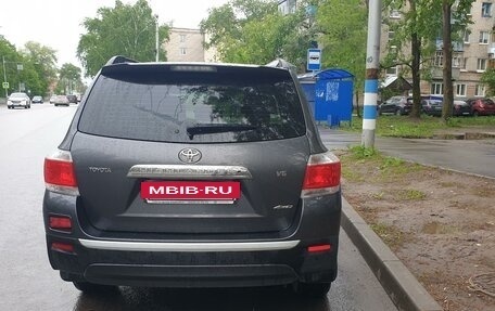 Toyota Highlander III, 2012 год, 1 800 000 рублей, 7 фотография