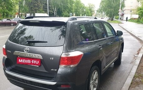 Toyota Highlander III, 2012 год, 1 800 000 рублей, 8 фотография