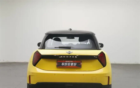 MINI Hatch, 2024 год, 2 500 000 рублей, 3 фотография