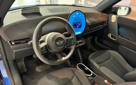 MINI Hatch, 2024 год, 4 000 000 рублей, 8 фотография