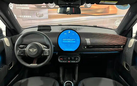 MINI Hatch, 2024 год, 4 000 000 рублей, 10 фотография