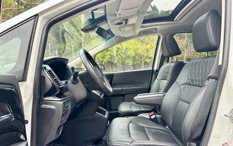 Honda Elysion, 2021 год, 2 950 000 рублей, 8 фотография