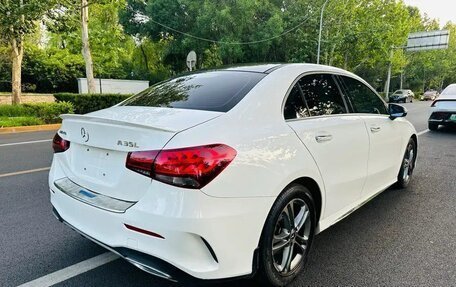 Mercedes-Benz A-Класс, 2022 год, 2 100 000 рублей, 7 фотография