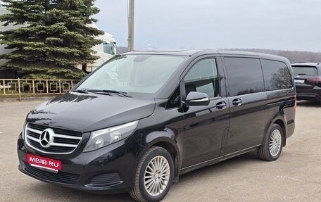 Mercedes-Benz V-Класс, 2015 год, 3 150 000 рублей, 4 фотография