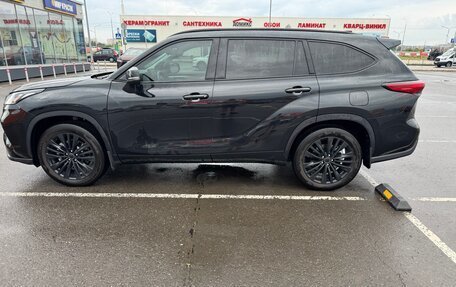 Toyota Highlander, 2024 год, 5 600 000 рублей, 4 фотография