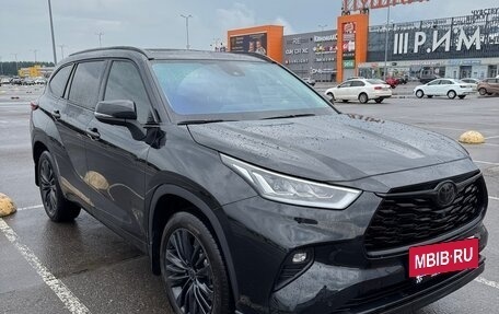 Toyota Highlander, 2024 год, 5 600 000 рублей, 2 фотография