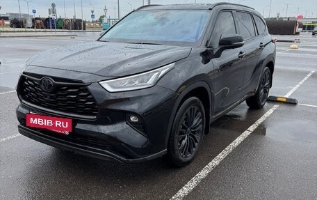 Toyota Highlander, 2024 год, 5 600 000 рублей, 3 фотография