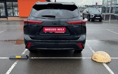 Toyota Highlander, 2024 год, 5 600 000 рублей, 8 фотография