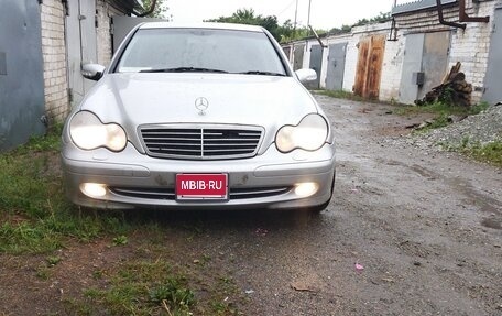 Mercedes-Benz C-Класс, 2002 год, 750 000 рублей, 1 фотография