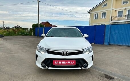 Toyota Camry, 2015 год, 1 690 000 рублей, 6 фотография