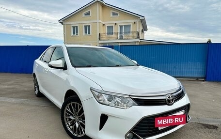 Toyota Camry, 2015 год, 1 690 000 рублей, 2 фотография