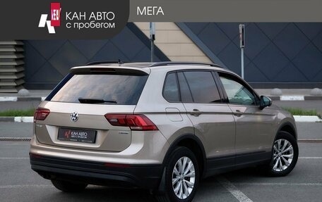 Volkswagen Tiguan II, 2019 год, 2 421 000 рублей, 2 фотография