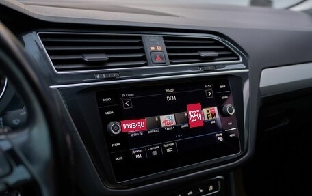 Volkswagen Tiguan II, 2019 год, 2 421 000 рублей, 7 фотография