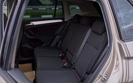 Volkswagen Tiguan II, 2019 год, 2 421 000 рублей, 13 фотография