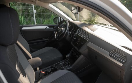 Volkswagen Tiguan II, 2020 год, 2 199 000 рублей, 13 фотография
