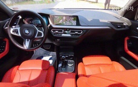 BMW 1 серия, 2022 год, 2 380 000 рублей, 10 фотография
