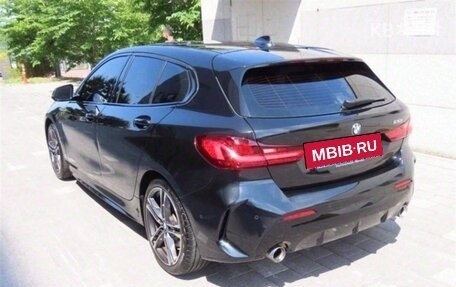 BMW 1 серия, 2022 год, 2 380 000 рублей, 4 фотография