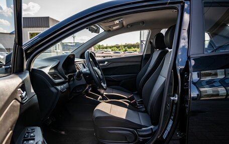 Hyundai Solaris II рестайлинг, 2022 год, 1 800 000 рублей, 10 фотография