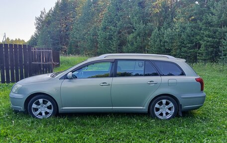 Toyota Avensis III рестайлинг, 2005 год, 700 000 рублей, 2 фотография