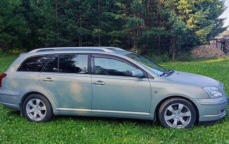 Toyota Avensis III рестайлинг, 2005 год, 700 000 рублей, 4 фотография