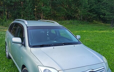 Toyota Avensis III рестайлинг, 2005 год, 700 000 рублей, 5 фотография