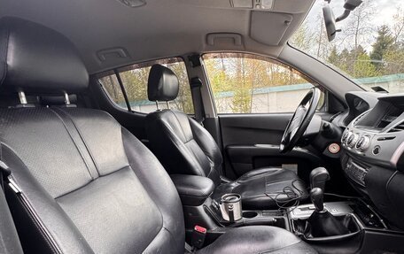 Mitsubishi L200 IV рестайлинг, 2014 год, 3 200 000 рублей, 10 фотография
