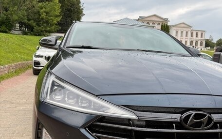 Hyundai Elantra VI рестайлинг, 2019 год, 1 300 000 рублей, 12 фотография