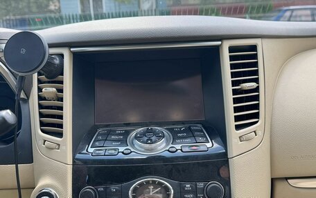 Infiniti QX70, 2014 год, 1 888 888 рублей, 9 фотография