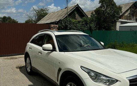 Infiniti QX70, 2014 год, 1 888 888 рублей, 17 фотография