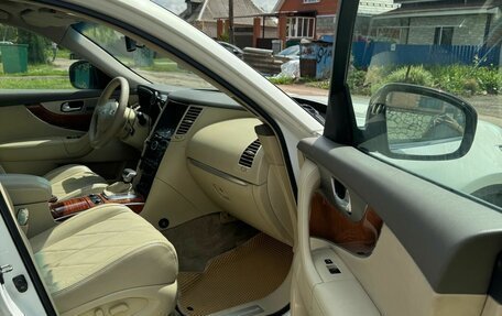 Infiniti QX70, 2014 год, 1 888 888 рублей, 16 фотография