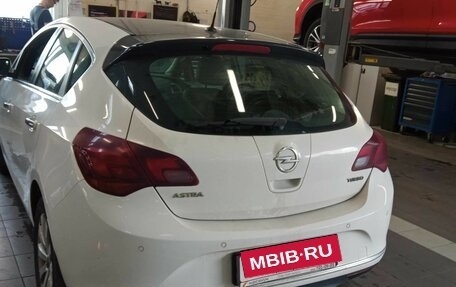 Opel Astra J, 2013 год, 881 000 рублей, 4 фотография