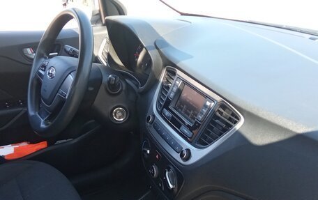 Hyundai Solaris II рестайлинг, 2018 год, 1 050 000 рублей, 6 фотография