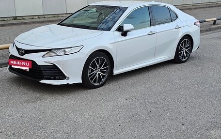 Toyota Camry, 2020 год, 3 000 000 рублей, 2 фотография