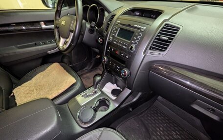 KIA Sorento II рестайлинг, 2011 год, 2 100 000 рублей, 13 фотография
