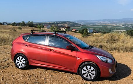 Hyundai Solaris II рестайлинг, 2012 год, 900 000 рублей, 3 фотография