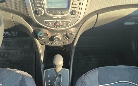 Hyundai Solaris II рестайлинг, 2012 год, 900 000 рублей, 7 фотография