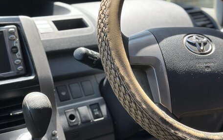 Toyota Voxy II, 2008 год, 1 550 000 рублей, 14 фотография