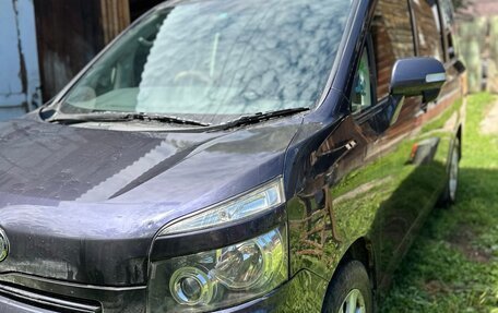 Toyota Voxy II, 2008 год, 1 550 000 рублей, 3 фотография