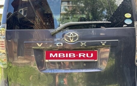 Toyota Voxy II, 2008 год, 1 550 000 рублей, 6 фотография
