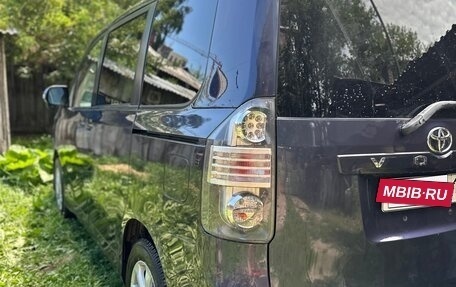 Toyota Voxy II, 2008 год, 1 550 000 рублей, 2 фотография