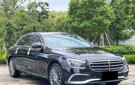 Mercedes-Benz E-Класс, 2022 год, 4 200 000 рублей, 3 фотография