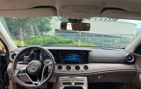 Mercedes-Benz E-Класс, 2022 год, 4 200 000 рублей, 10 фотография