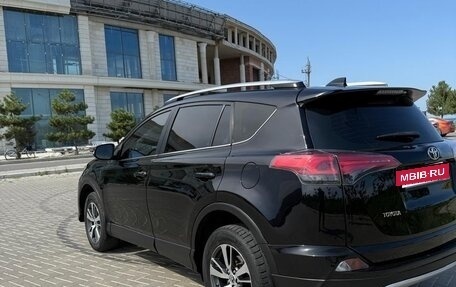 Toyota RAV4, 2018 год, 1 650 000 рублей, 12 фотография